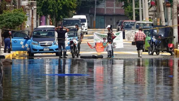 Nivel del agua sigue aumentando en Chalco