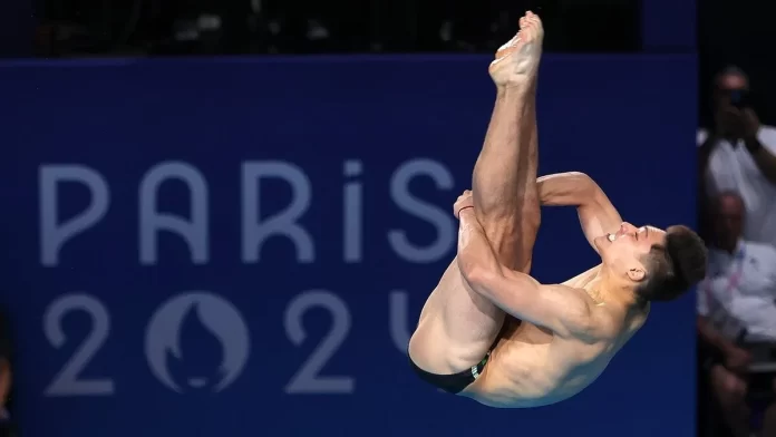 Osmar Olvera pasa a final de trampolín individual en París 2024