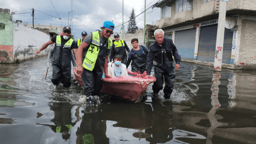 Retrasan regreso a clases en Chalco por inundaciones