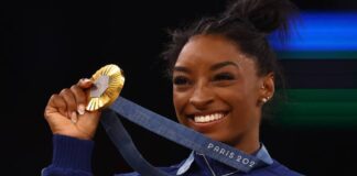 Simone Biles gana el all around femenil