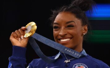 Simone Biles gana el all around femenil