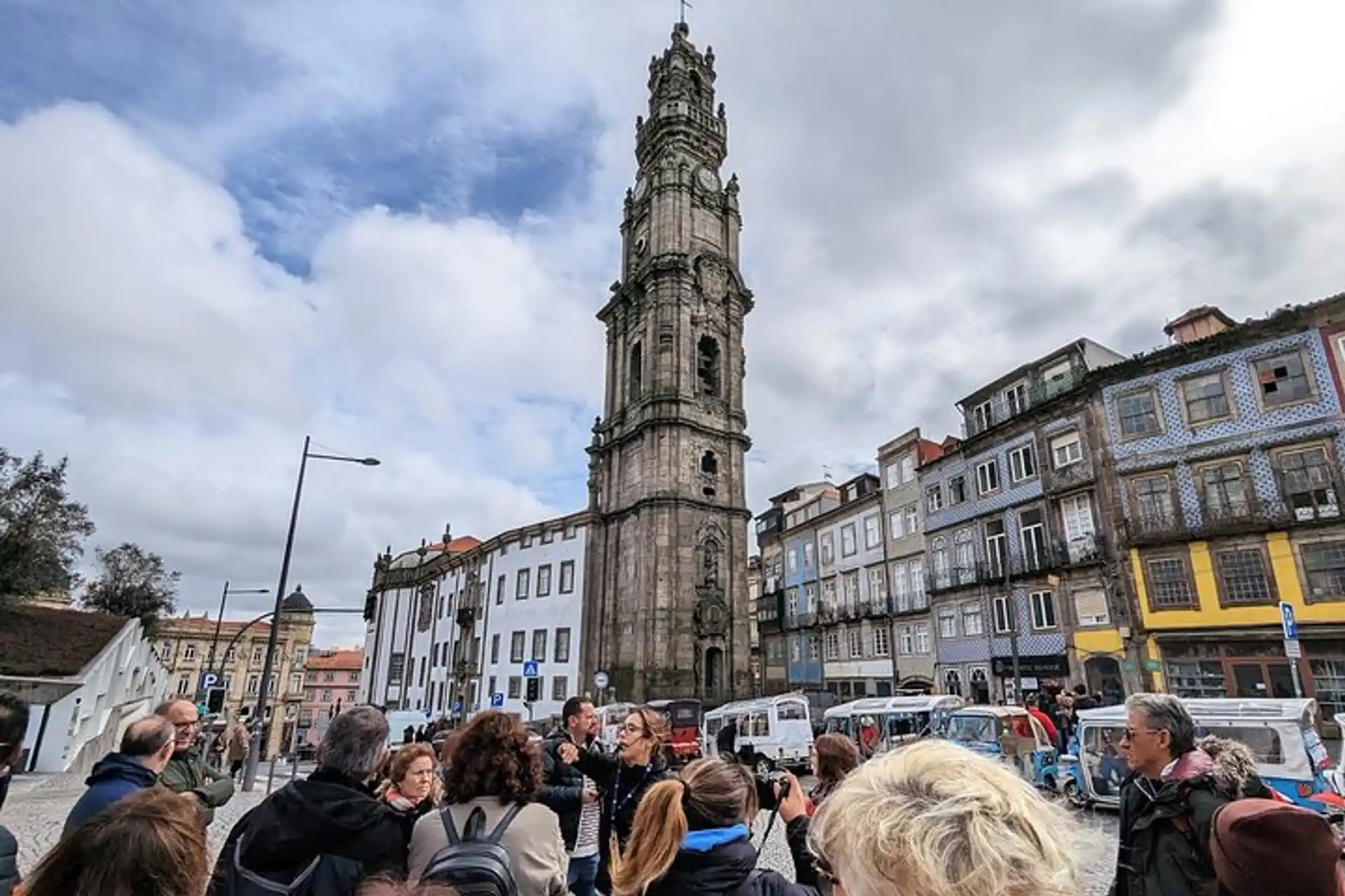 The Unvanquished Tour en el centro de la ciudad de Oporto