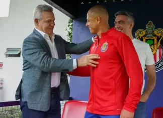 ¿Va el «Chicharito» Hernández al Tri? chicarito hernandez y el vasco aguirre
