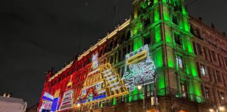 Alumbrado de fiestas patrias en el Zócalo ya está listo Alumbrado de fiestas patrias en el Zócalo ya está listo