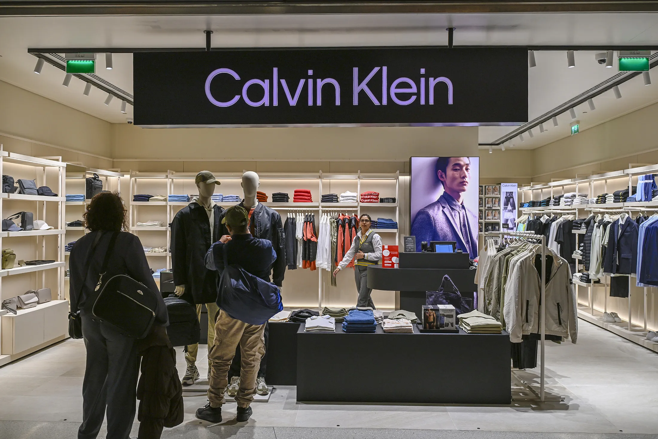 China investiga a Calvin Klein por el algodón de Xinjiang