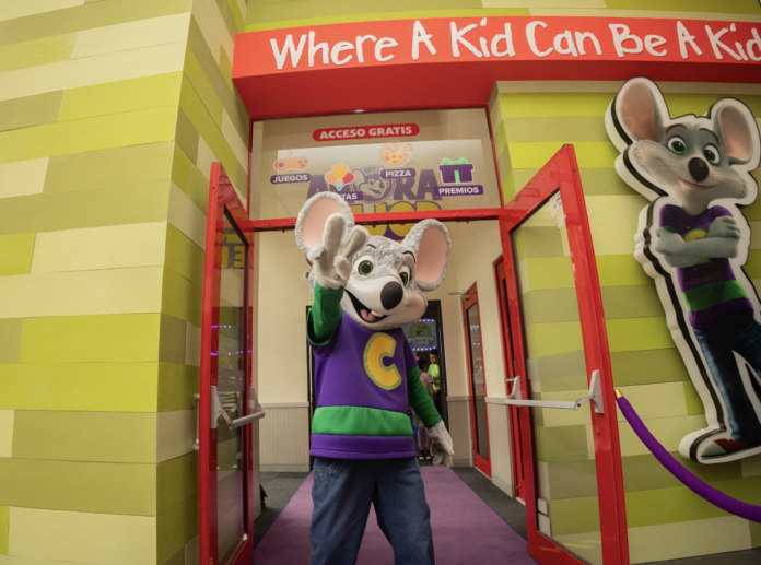 Chuck E. Cheese se reinventa en la Ciudad de México