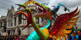 Desfile de alebrijes monumentales Desfile de alebrijes monumentales