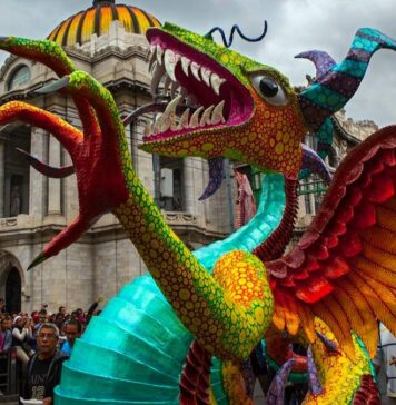 Desfile de alebrijes monumentales Desfile de alebrijes monumentales