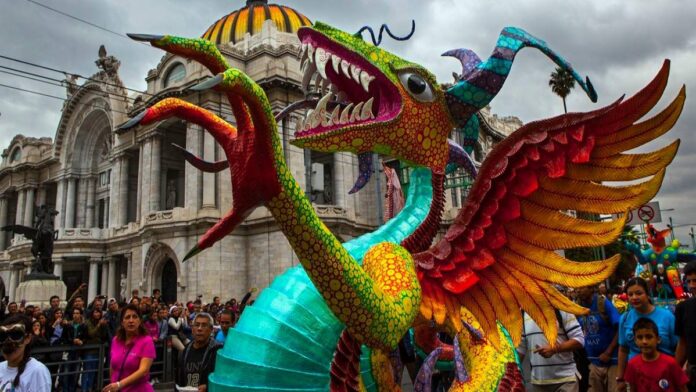 Desfile de alebrijes monumentales