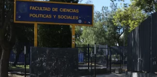 Estudiantes toman Facultad de Ciencias Políticas de la UNAM Estudiantes toman Facultad de Ciencias Políticas de la UNAM