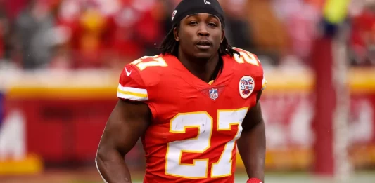 Los Chiefs activan a Kareem Hunt 6 años después de cortarlo Los Chiefs activan a Kareem Hunt 6 años después de cortarlo