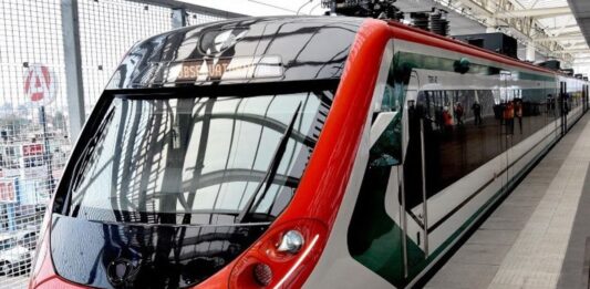 Tren Interurbano llega a Santa Fé Tren Interurbano llega a Santa Fé