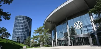 Volkswagen se atrinchera mientras los trabajadores amenazan con huelgas Volkswagen se atrinchera mientras los trabajadores amenazan con huelgas