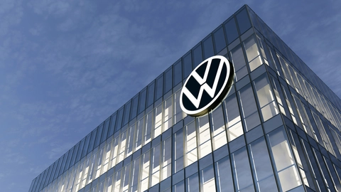 Volkswagen se atrinchera mientras los trabajadores amenazan con huelgas