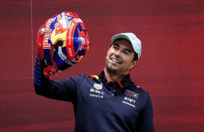 Checo Pérez y Red Bull rinden tributo a la lucha libre