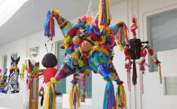 Exposición de piñatas en el Museo de Arte Popular Exposición de piñatas en el Museo de Arte Popular