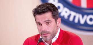 Fernando Gago se desvincula de Chivas Fernando Gago se desvincula de Chivas