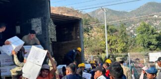 Indignan mensajes en despensa para Acapulco Indignan mensajes en despensa para Acapulco