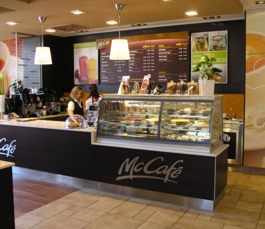 McDonalds y Blasón hacen alianza para lanzar su McCafé McDonalds y Blasón hacen alianza para lanzar su McCafé