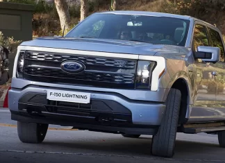Profeco alerta por revisión de 6 mil 558 vehículos Ford y Lincoln en México Ford F-150 Lightning 2025