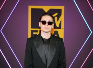 Peso Pluma se corona como el mejor artista latino Peso Pluma se corona como el mejor artista latino