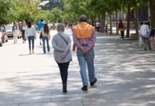Una dietista explica el poder de una caminata de 5 minutos después de una gran comida beneficios de caminar despues de comer 2