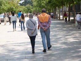 Una dietista explica el poder de una caminata de 5 minutos después de una gran comida beneficios de caminar despues de comer 2