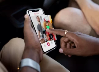 Los estafadores de apps de citas y cómo operan Los "estafadores de citas" son personas que crean perfiles falsos en plataformas como Bumble o Tinder