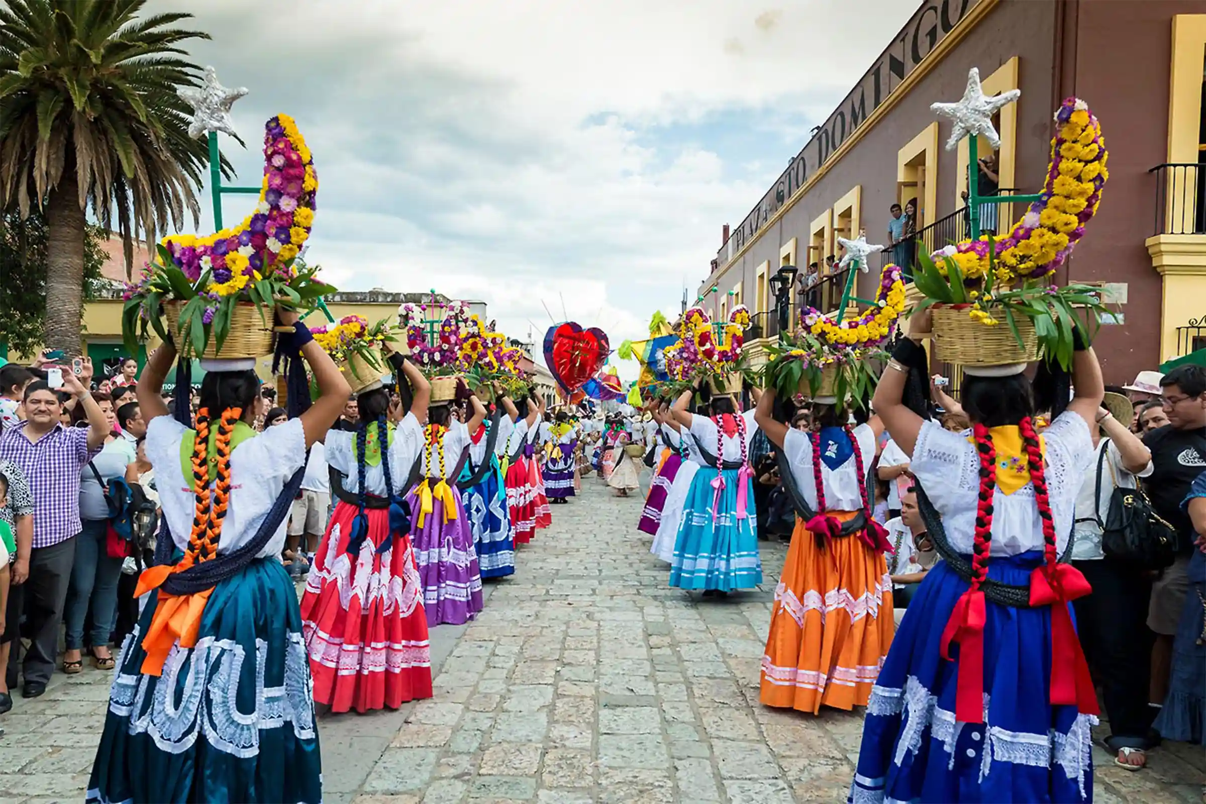 ¡Empaca tus maletas y prepárate para enamorarte de Oaxaca y de todo lo que este lugar único tiene para ofrecer!