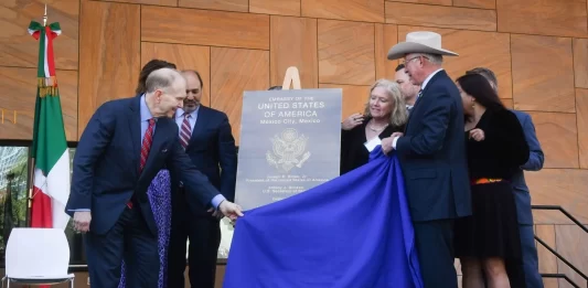 Ken Salazar da a conocer la nueva embajada de EU Ken Salazar da a conocer la nueva embajada de EU