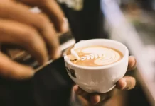 Diferentes recetas para preparar un café latte: el arte de convertir un clásico en una experiencia única receta preparacion cafe latte