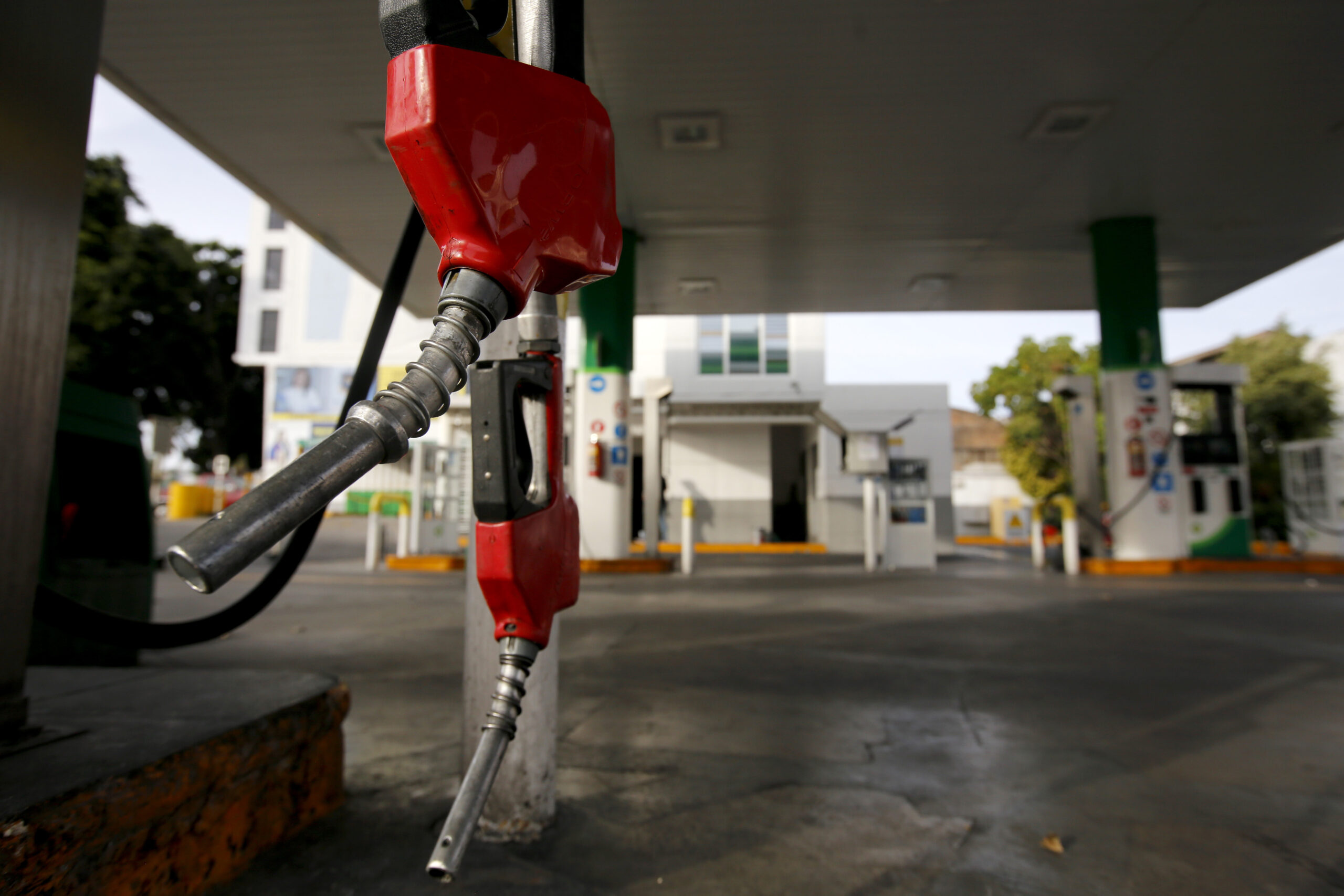 buscan regulacion de precios de gasolina en mexico 2025