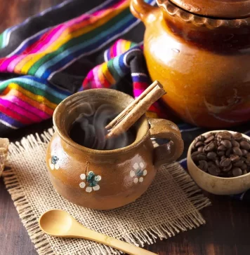 Día de Muertos 2026: cinco bebidas de café con chocolate, canela y piloncillo para preparar en casa y colocar en tu ofrenda Café de Olla