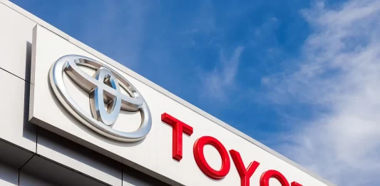 Toyota lanza nuevo perfume con olor a auto nuevo Toyota lanza nuevo perfume con olor a auto nuevo