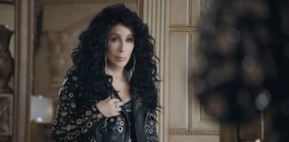 Cher protagoniza la nueva campaña de Uber Eats y viaja en el tiempo