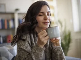 Un estudio sugiere que el café matutino podría reducir el riesgo de muerte relacionada con enfermedades cardíacas consumo de cafe por las mañabas estudio revista flow