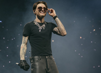 Peso Pluma recibe el premio BMI Champion 2025