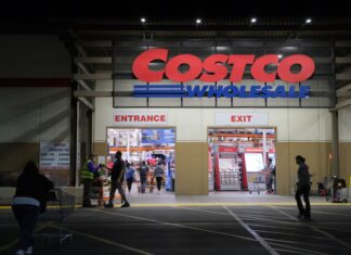 Accionistas de Costco rechazan pedido de revisión de programas de diversidad políticas de DEI en Costco