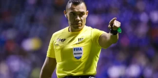 Árbitro mexicano Marco Antonio Ortiz es suspendido por pedir autógrafo a Lionel Messi Árbitro mexicano Marco Antonio Ortiz es suspendido por pedir autógrafo a Lionel Messi