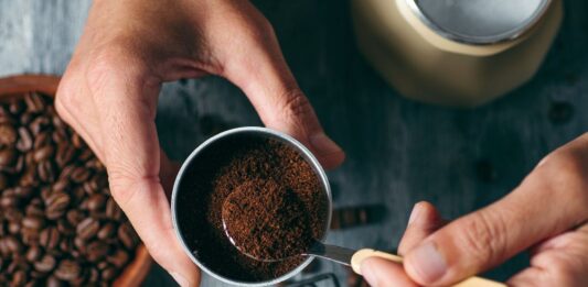 ¿Por qué los expertos en café recomiendan comprar café en grano y molerlo en casa? Por qué los expertos en café recomiendan comprar café en grano y molerlo en casa