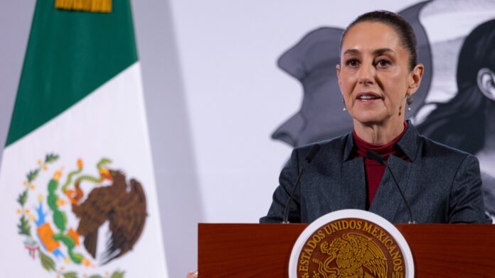 Presidenta de México Sheinbaum ordena aranceles contra EEUU