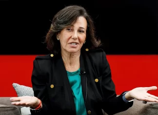 Ana Botín sobre los aranceles de Trump: “Perjudican más a EE.UU. que a Europa” Ana Botín sobre los aranceles de Trump Perjudican más a EE.UU. que a Europa
