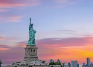 Casa Blanca rechaza devolver Estatua de la Libertad a Francia Casa Blanca rechaza devolver Estatua de la Libertad a Francia