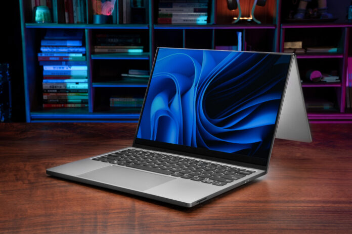 Lenovo presenta su nueva ThinkBook Flip AI PC MWC 2025