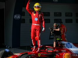 Lewis Hamilton logra su primera pole con Ferrari en el GP de China Lewis Hamilton logra su primera pole con Ferrari en el GP de China