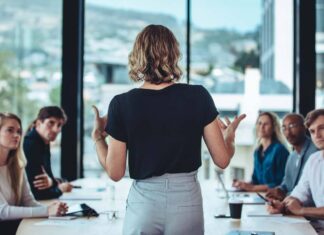 Liderazgo Transformacional: Clave para el crecimiento de la mujer en los negocios Liderazgo Transformacional Clave para el crecimiento de la mujer en los negocios
