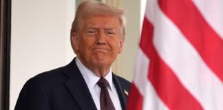 Trump declara el inglés como el idioma oficial de Estados Unidos Trump declara el inglés como el idioma oficial de Estados Unidos