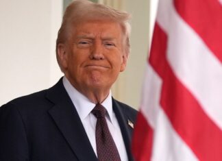 Trump declara el inglés como el idioma oficial de Estados Unidos Trump declara el inglés como el idioma oficial de Estados Unidos