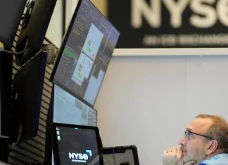 Wall Street recorta pérdidas ante recesión de aranceles Wall Street recorta pérdidas ante recesión de aranceles