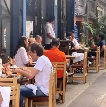 TikToker revela presencia masiva de extranjeros en la Condesa: ¿gentrificación descontrolada en CDMX? gentrificacion en cdmx